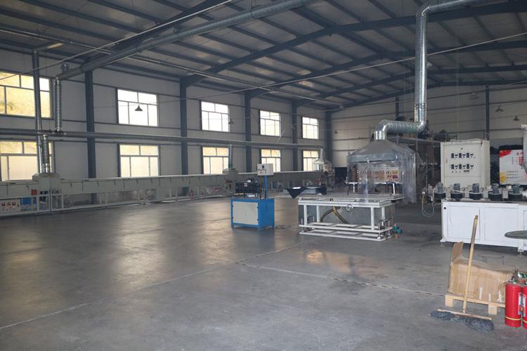 塑料制品,橡膠制品,硅膠密封條,拉線,空氣濾清器加工銷(xiāo)售;模具開(kāi)發(fā)