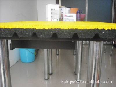 【特賣廣場(chǎng)專用T型溝槽防滑耐磨磚】?jī)r(jià)格,廠家,圖片,塑料、塑膠、橡膠地板,魏縣鳴仁橡膠制品mdash;&mdash;銷售一部-